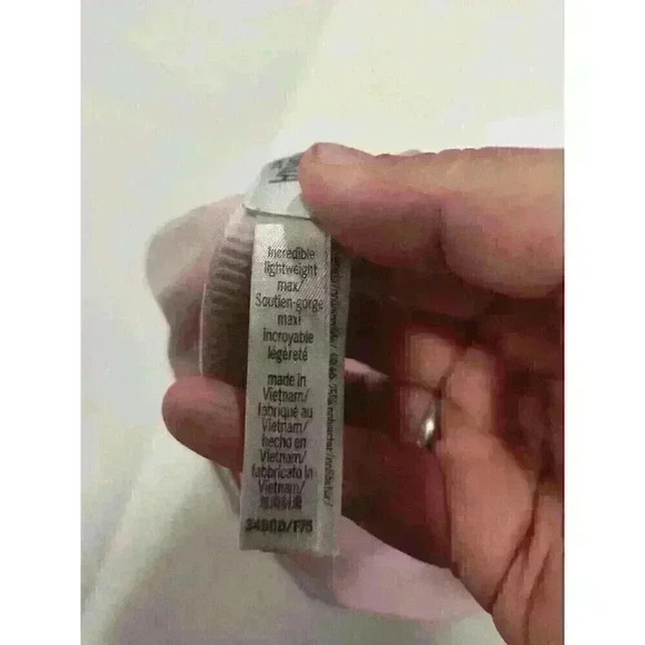 Victoria’s Secret Incredible Lightweight Max Sports Bra Size 34DDD Mesh Accent - Picture 6 of 6